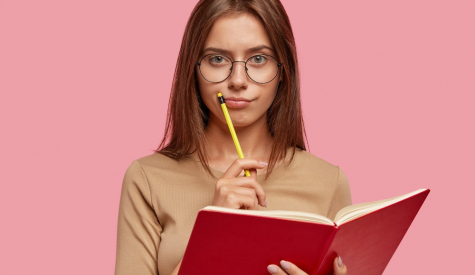 Профессия Копирайтер – что делает, как им стать, зарплата