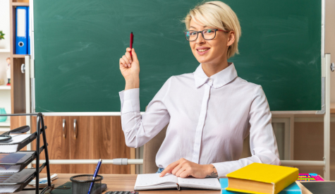 Профессия Учитель / Педагог – что делает, как им стать, зарплата